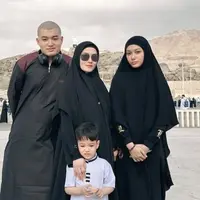 Potret Lyra Virna Umroh. (instagram/lyravirna)