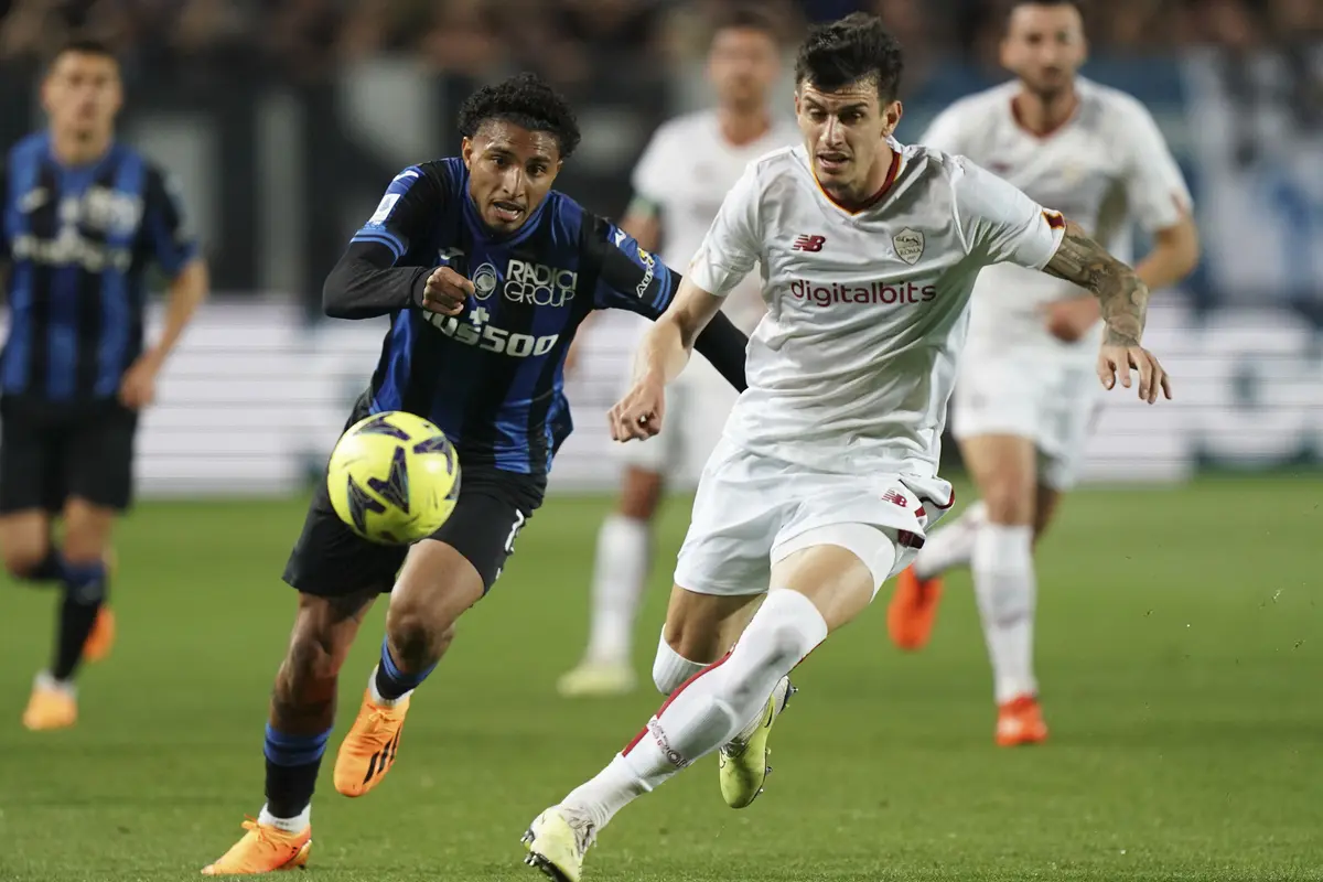 Foto: Tiket Liga Champions AS Roma Tertahan di Markas Atalanta setelah Takluk 1-3 di Liga Italia