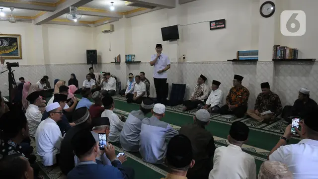 Menteri AHY Bagikan Sertifikat Tanah Wakaf