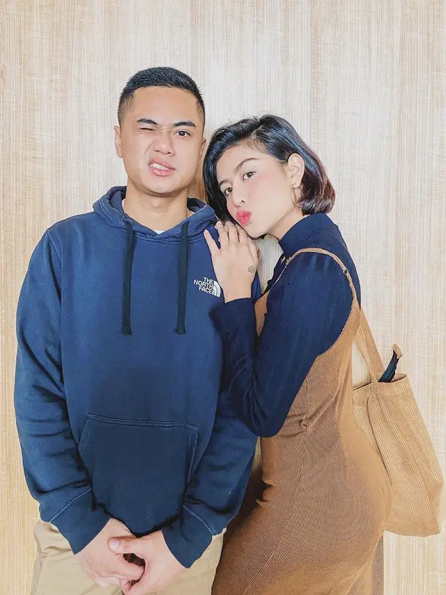 Momen Mesra Awkarin dan Sabian di Makassar.