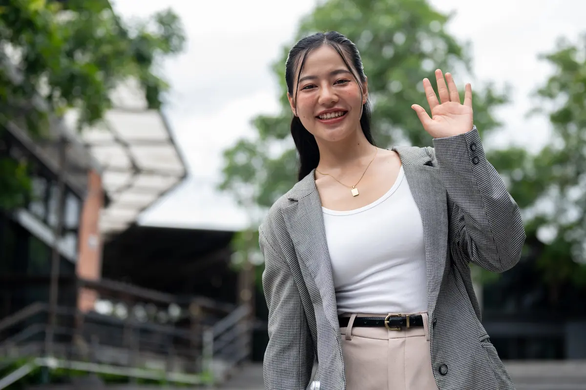 wanita juni yang baik hati