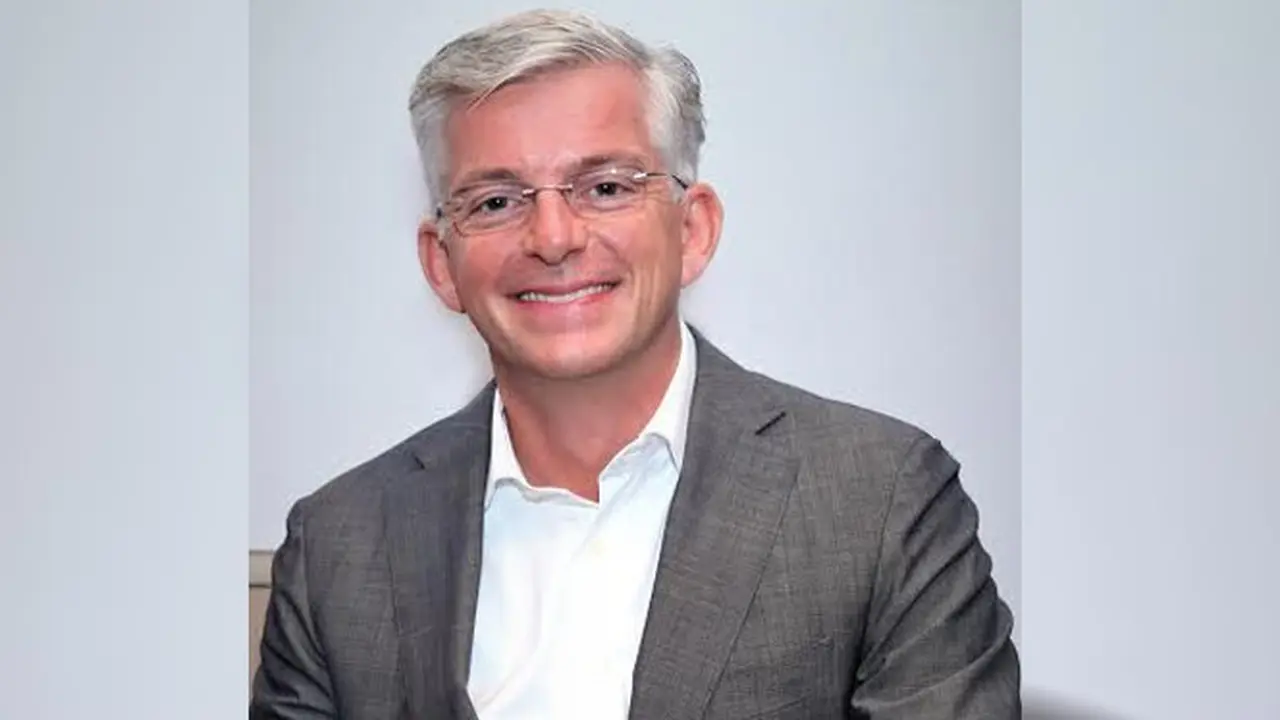 Gabriel Breeman sebagai Vice President, Partner Sales & Alliances, Asia Pasifik.