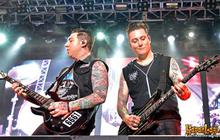 Potret Dul Jaelani Nonton Konser Avenged Sevenfold di Jakarta, Teringat Masa Main Game di Warnet
