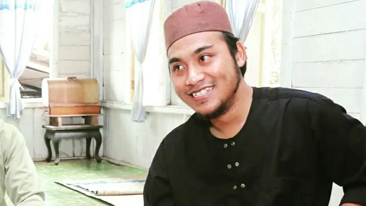 Heboh, Pria Muda dan Ganteng, Cari Istri Via Facebook