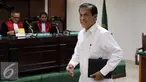 Mantan Anggota DPR Komisi IV dari Fraksi PDIP Adriansyah menjalani sidang dakwaan di Pengadilan Tipikor, Jakarta, Senin (24/8/2015). Adriansyah diduga menerima suap dari Andrew Hidayat selaku Direktur PT Media Karya Sentosa. (Liputan6.com/Helmi Afandi)