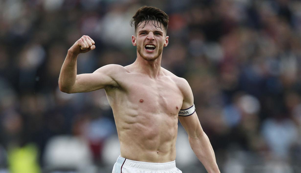 Declan Rice menjelma sebagai seorang gelandang pengangkut air bersama West Ham United. Ia juga menjadi sosok kunci penetralisir serangan dengan mencatatkan 2,3 tekel dan 1,7 intersep. Remaja 22 tahun tersebut juga berjasa membawa The Hammers bersaing ke Liga Europa. (AFP/Ian Kington)