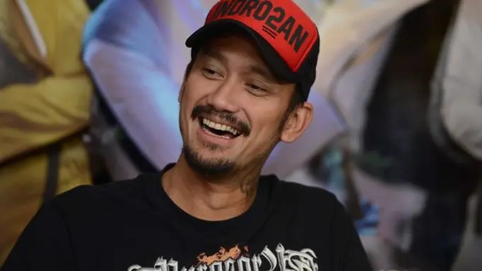 Tora mengonsumsi obat dumolid karena idam syndrom tourette/copyright: KapanLagi.com