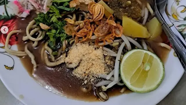 Sepiring mie rebus Medan tanpa telur