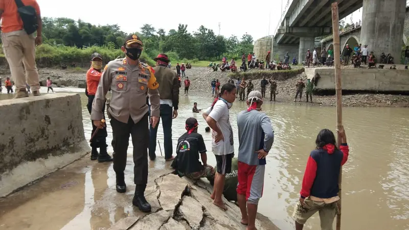 Pencarian korban pembunuhan jenazah dalam karung, Pemalang, Jawa Tengah. (Foto: Liputan6.com/Polres Pemalang)