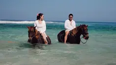 Potret Aaliyah Massaid dan Thariq Berkuda di Pantai Sumba, Nikmati Liburan Keluarga