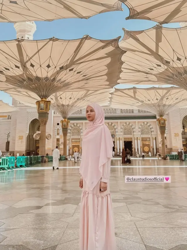 Yunita Siregar Umroh