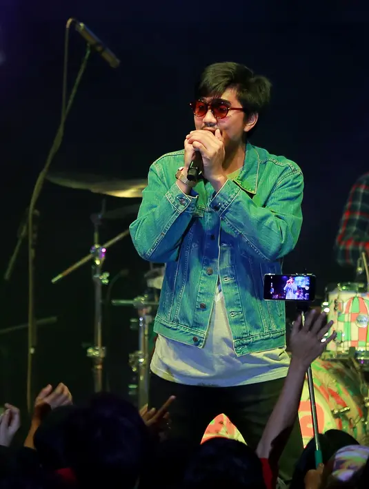 'Pokoknya So7 akan melangsungkan konser tunggal pada saat yang tepat, karena So7 insyaallah belum mau bubar juga,' ujar Duta. (Galih W. Satria/Bintang.com) 