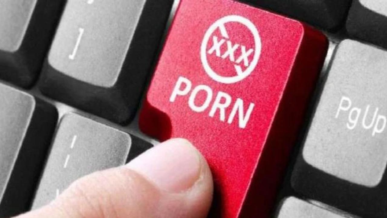 Terapi penerimaan dan komitmen (ACT) merupakan bentuk psikoterapi populer lainnya yang biasanya digunakan dalam perawatan kecanduan.