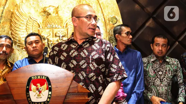 Tidak banyak keterangan yang disampaikan oleh Hasyim Asy'ari terkait putusan DKPP yang memecat dirinya sebagai Ketua KPU RI. (Liputan6.com/Angga Yuniar)