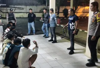 14 Remaja dan satu pemuda diamankan polisi saat kegiatan sahur on the road di Pringsewu, Lampung. (Liputan6.com/Dok. Istimewa)