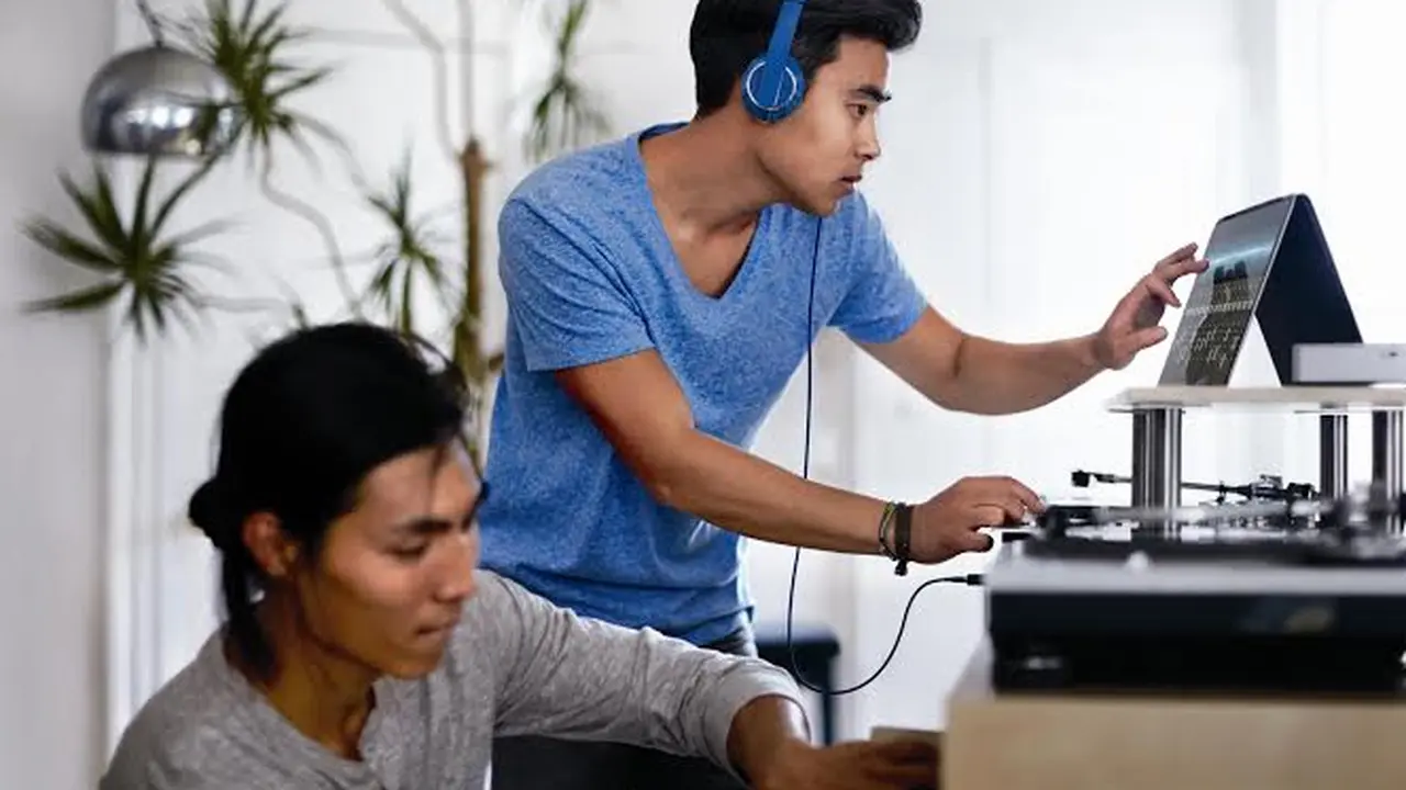 Intel Perkenalkan Komputer Super Kecil