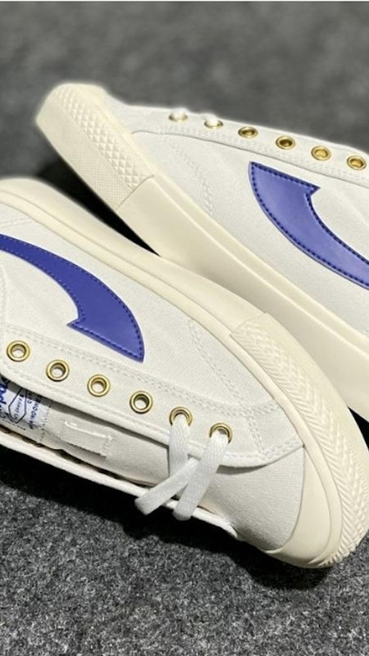 <b>Compass: Gazelle Low White Blue&nbsp;</b>