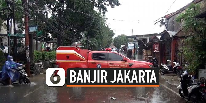 VIDEO: Akibat Banjir, Ruas Jalan Kemang Utara Ditutup
