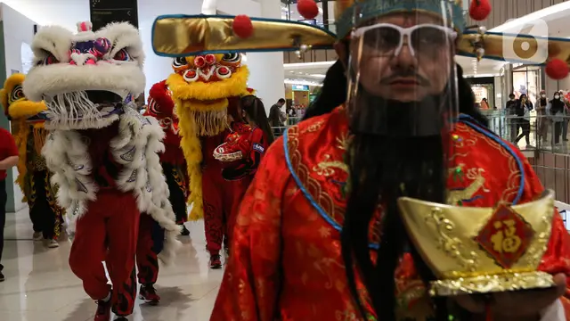 Atraksi Barongsai Semarakkan Perayaan Imlek di Pusat Perbelanjaan