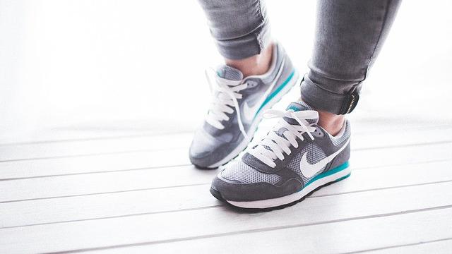 Ilustrasi sepatu lari