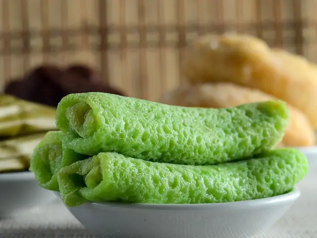 Cara Membuat Kulit Dadar Gulung Bertekstur Lembut Dan Enak Lifestyle Fimela Com