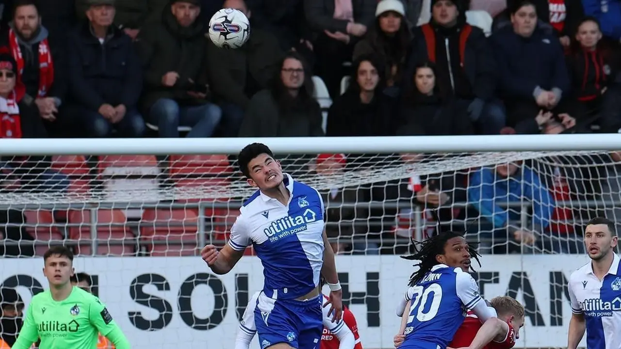 Elkan Baggott - Leyton Orient vs Bristol Rovers di League One 2023/2024