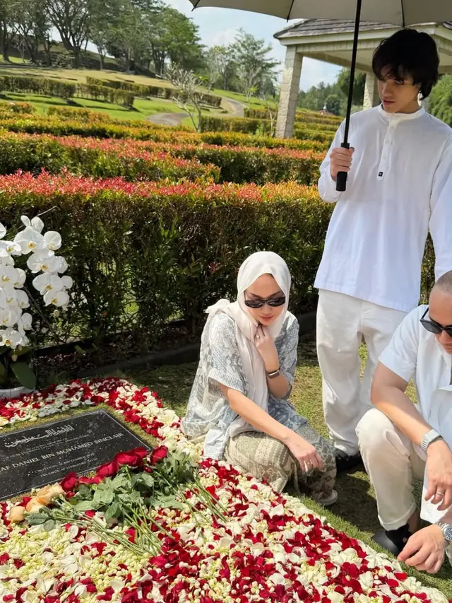 Bunga Citra Lestari Ziarah ke Makam Ashraf Sinclair di Momen Iduladha [@itsmebcl]