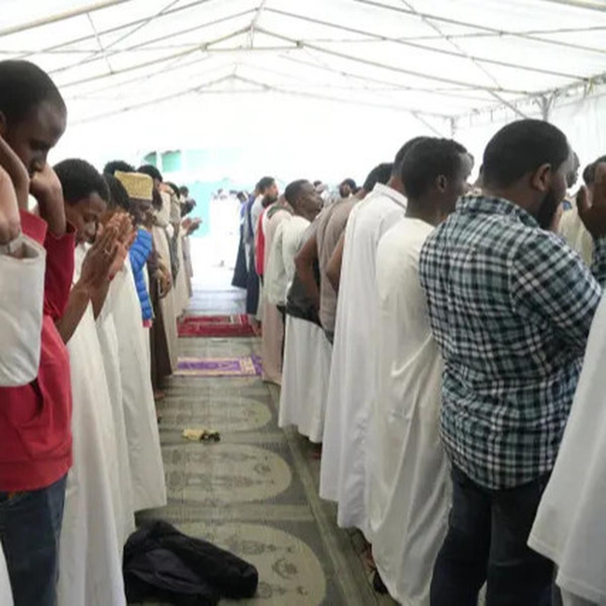 Hati-Hati, Hal Sepele Ini Bisa Hilangkan Pahala Sholat Jumat Kata Buya Yahya
