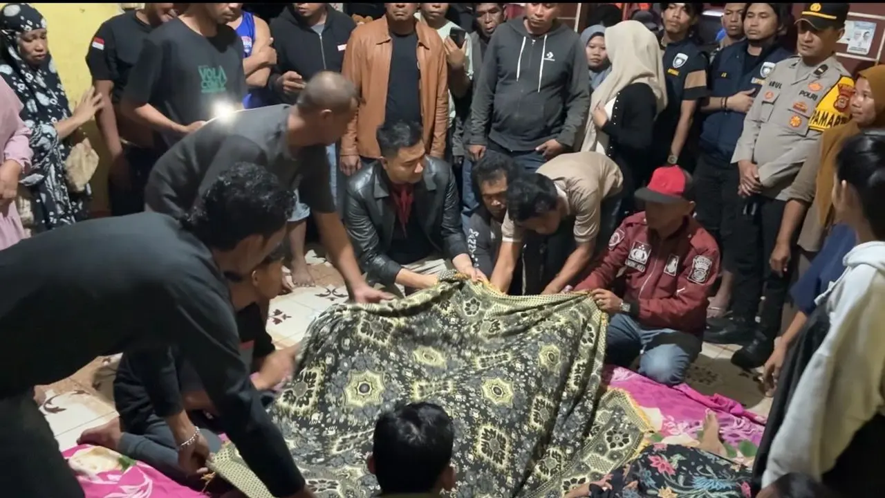 dua pria tewas ditusuk sangkur di Sulsel
