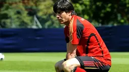 Coach of the German national football team Joachim Loew concentrates on the pitch during a training session on June 20, 2008 in Tenero, Switzerland. AFP PHOTO / DDP - TORSTEN SILZ