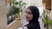 Selebgram Cut Intan Nabila akhirnya resmi cerai dari Armor Toreador, suami yang kini jadi tersangka kasus kekerasan dalam rumah tangga alias KDRT. (Foto: Dok. Instagram @cut.intannabila)