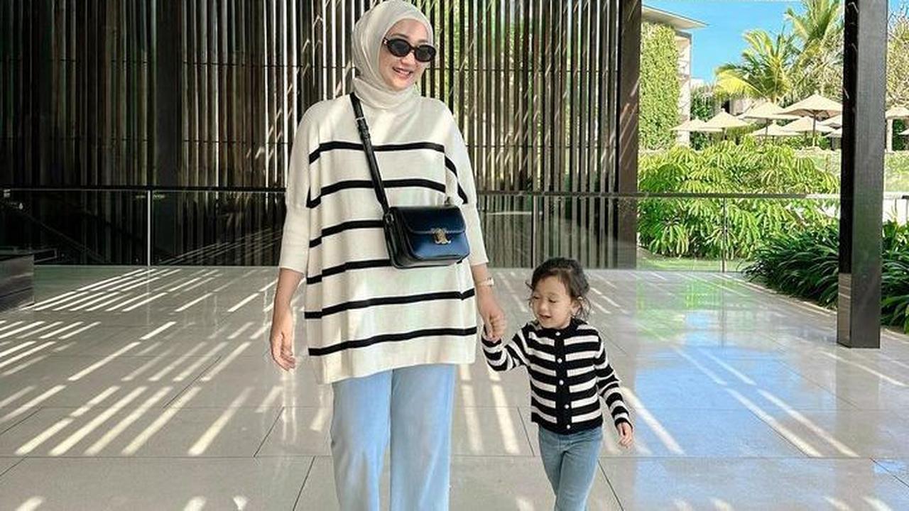 Potret Dian Pelangi dan Rumi di Bali
