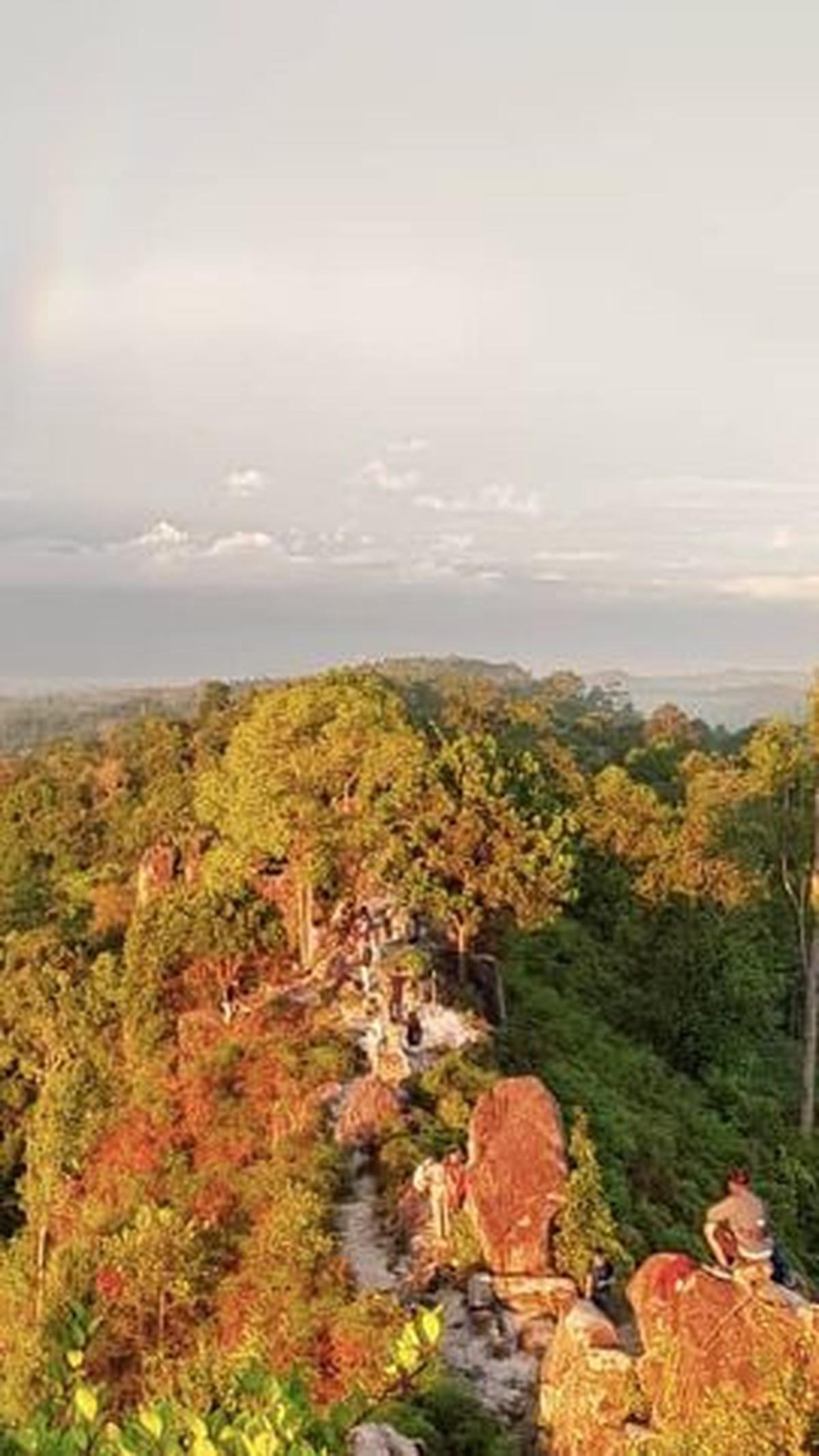 7. Bukit Batu Dinding<br>