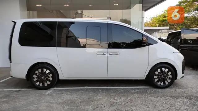 Hyundai Staria