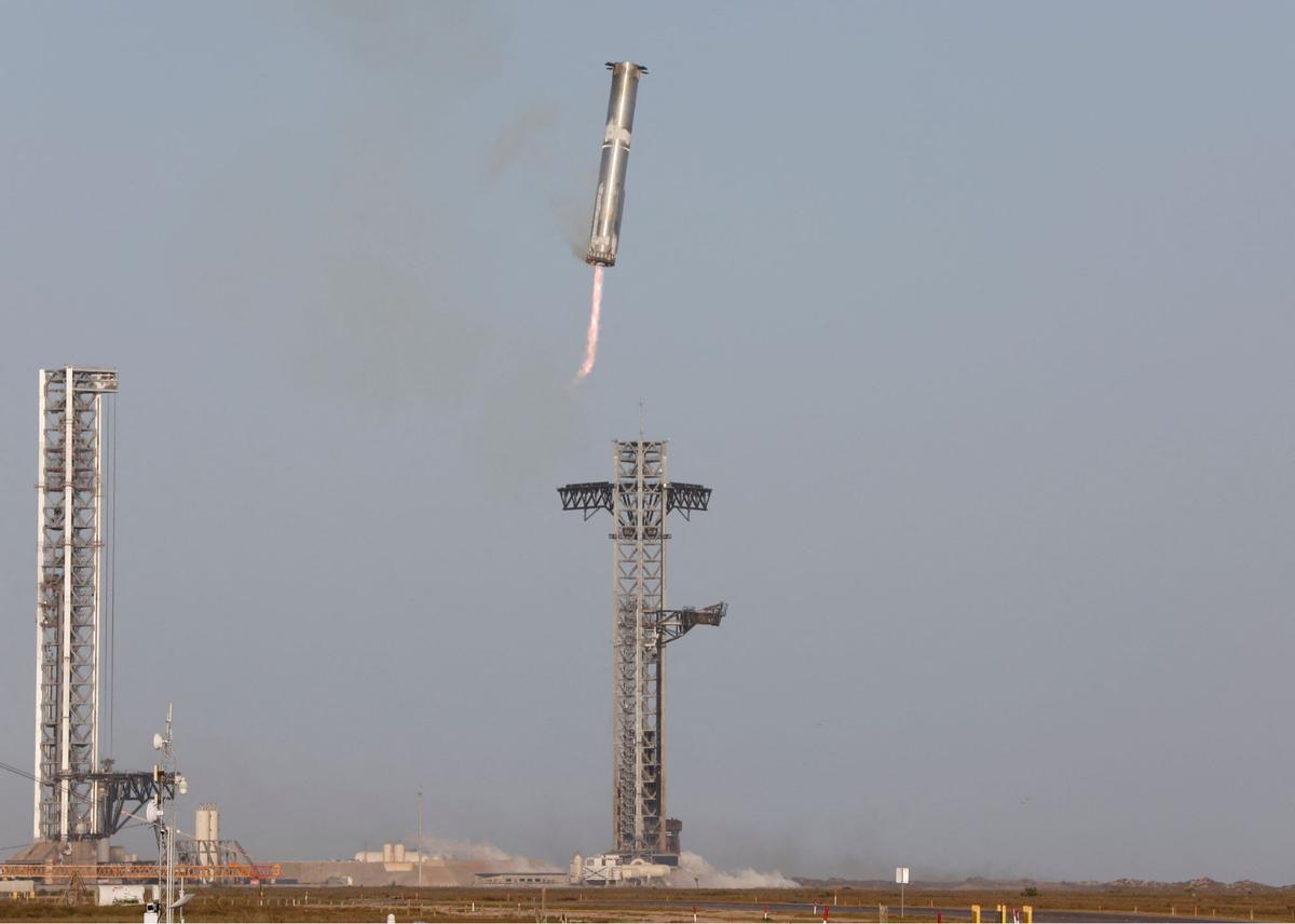 Roket Starship SpaceX Meledak dan Hancur Lebur di Luar Angkasa
