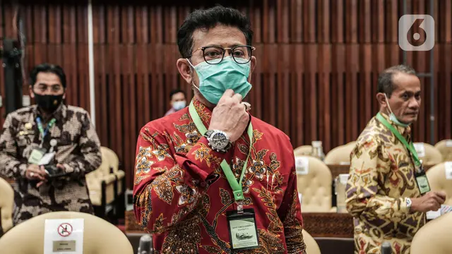 Gunakan Kalung Anti Virus Corona, Mentan Raker dengan Komisi IV