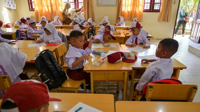 Hari Pertama Sekolah Banda Aceh