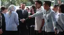 Kepala Badan Gizi Nasional (BGN) Sudaryono disambut disambut jajaran pejabat BGN saat tiba di Gedung BGN, Jakarta, Rabu (22/07/2026).