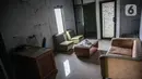 Kondisi Pos Polisi Subsektor Pejompongan pasca dibakar pihak tak dikenal usai aksi berujung ricuh di depan Gedung DPR/MPR RI, Jakarta, Selasa (12/4/2022). Pospol tersebut dibakar tepat setelah ada bentrokan yang melibatkan pihak kepolisian di sekitar lokasi kejadian. (Liputan6.com/Faizal Fanani)
