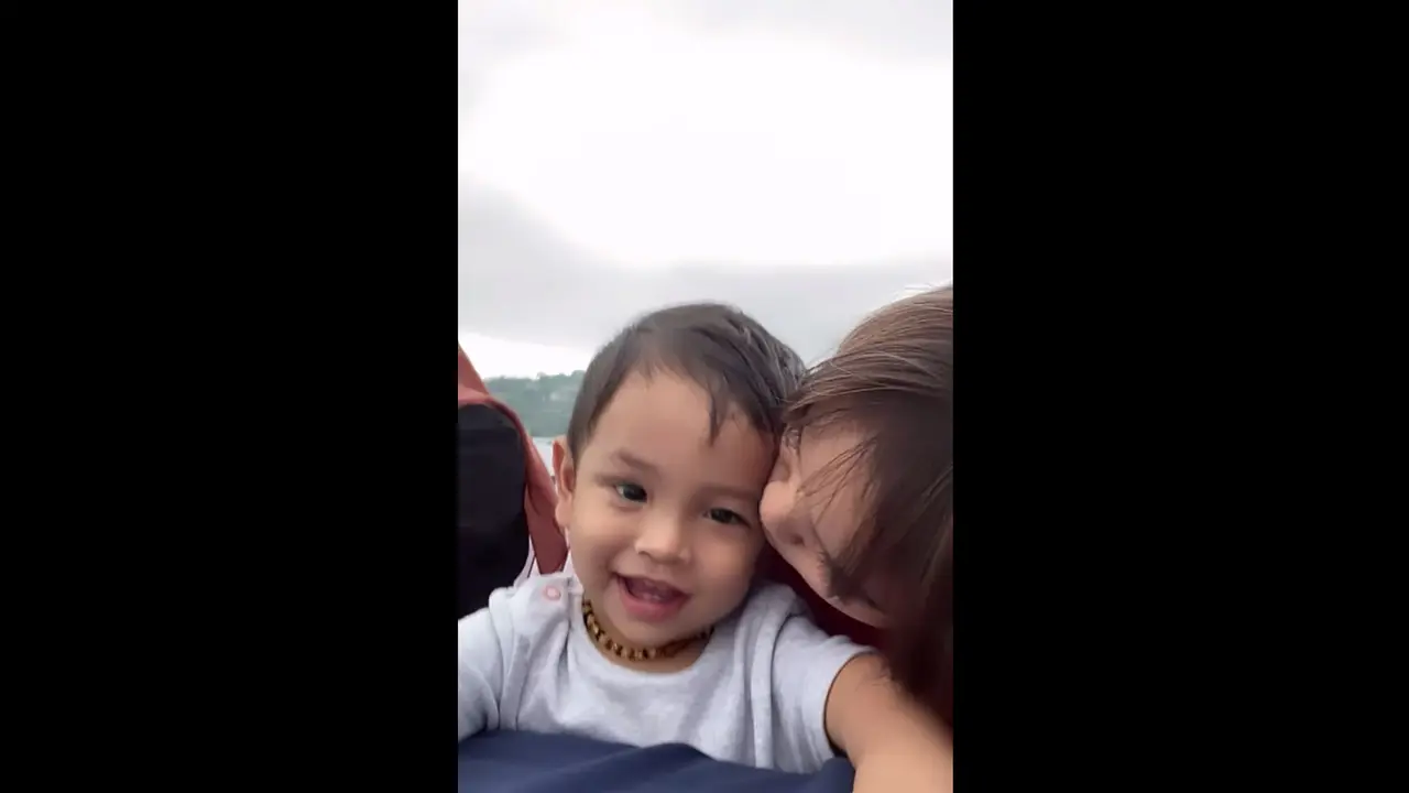 Momen liburan Gala Sky dan Fuji di Bali menjelang tahun baru.
