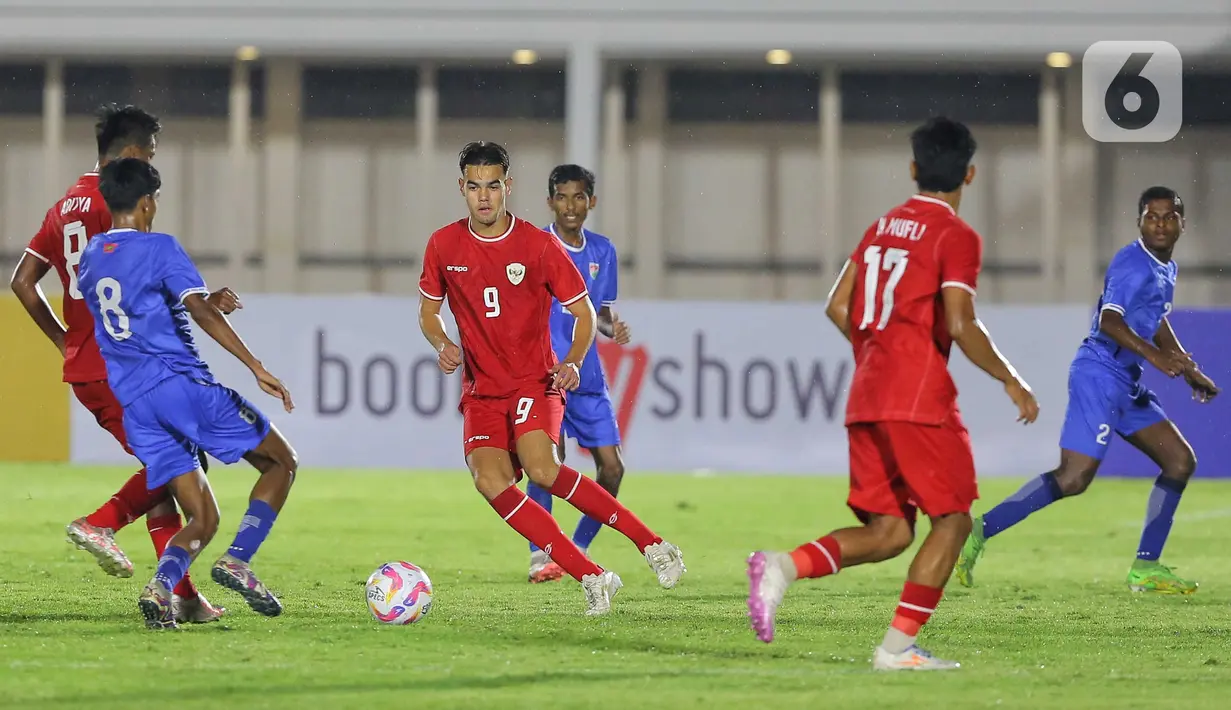 Laga babak pertama antara timnas Indonesia U-20 melawan Maladewa U-20 berakhir imbang tanpa gol. (Liputan6.com/Angga Yuniar)