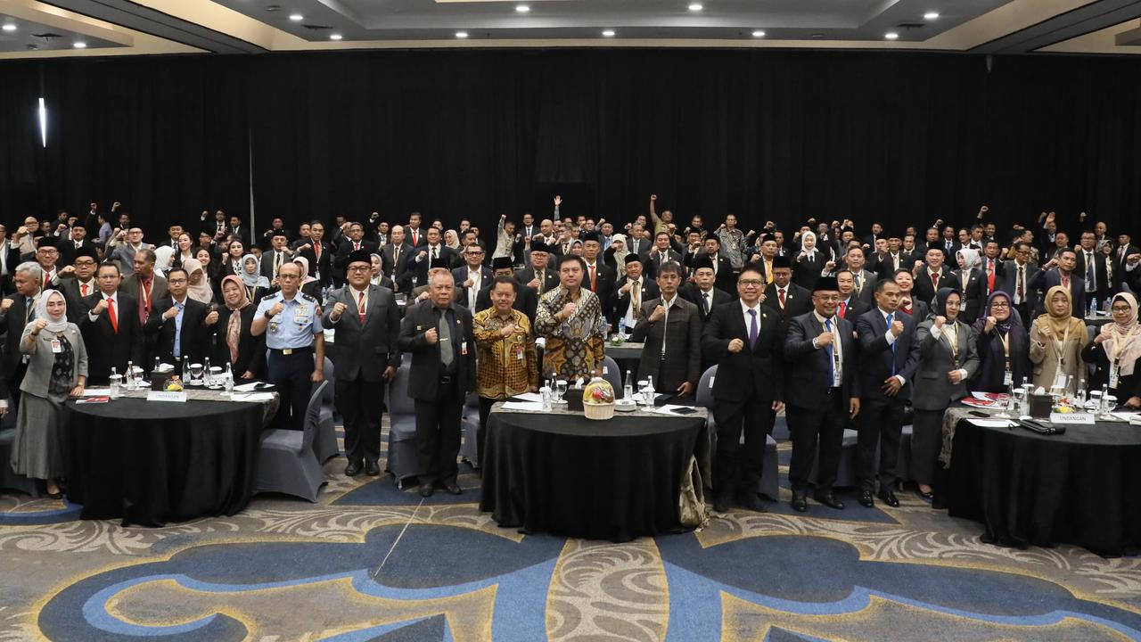 Bekali Anggota DPRD Provinsi Hasil Pileg 2024, Plt Sekjen Kemendagri Ingatkan Visi Indonesia Emas