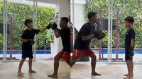 Momen Rafathar latihan bela diri (Sumber: Instagram/raffinagita1717)