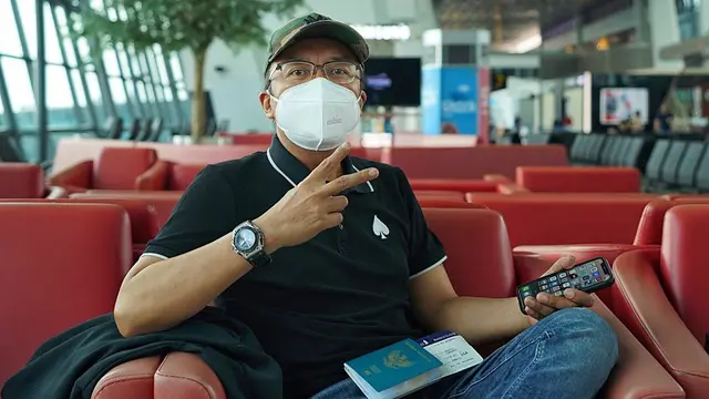7 Potret Ari Lasso Pakai Topi Sejak Rambutnya Plontos Ini Makin Gaya