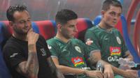 Trio pemain asing PSS Sleman (dari kiri ke kanan) Alfonso De La Cruz, Brian Ferreira, dan Batata, dipastikan absen menghadapi Tira Persikabo, Senin (19/8/2019). (Bola.com/Vincentius Atmaja)