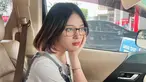 Tak hanya sekadar dipotong pendek, namun Anneth Delliecia mewarnai ujung rambutnya dengan warna blonde. Dengan gaya rambut bondol seperti ini, artis dengan nama lengkap Anneth Delliecia Nasution ini jadi makin cantik. Rambut pendeknya ditata dengan gaya rambut belah tengah, beberapa netizen menyarankan Anneth memakai poni tipis seperti orang Korea. (Liputan6.com/IG/@anneth.dlc)