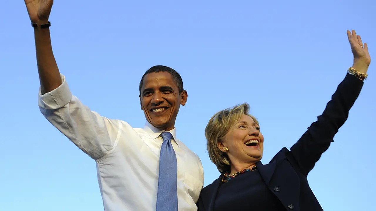 Presiden Amerika Serikat Barack Obama secara resmi mendukung Hillary Clinton