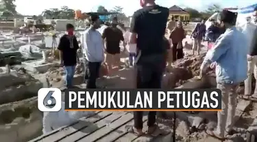 Terjadi insiden pemukulan terhadap petugas pemakaman Covid-19. Karena keluarga korban tidak terima jenazah keluarganya dimakamkan secara prosedur Covid-19.