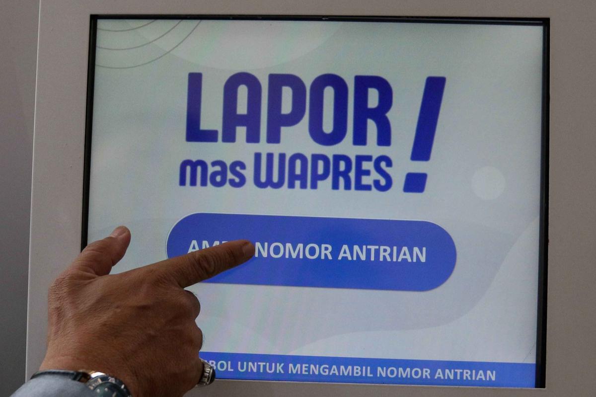 Gibran buka layanan aduan 'Lapor Mas Wapres'