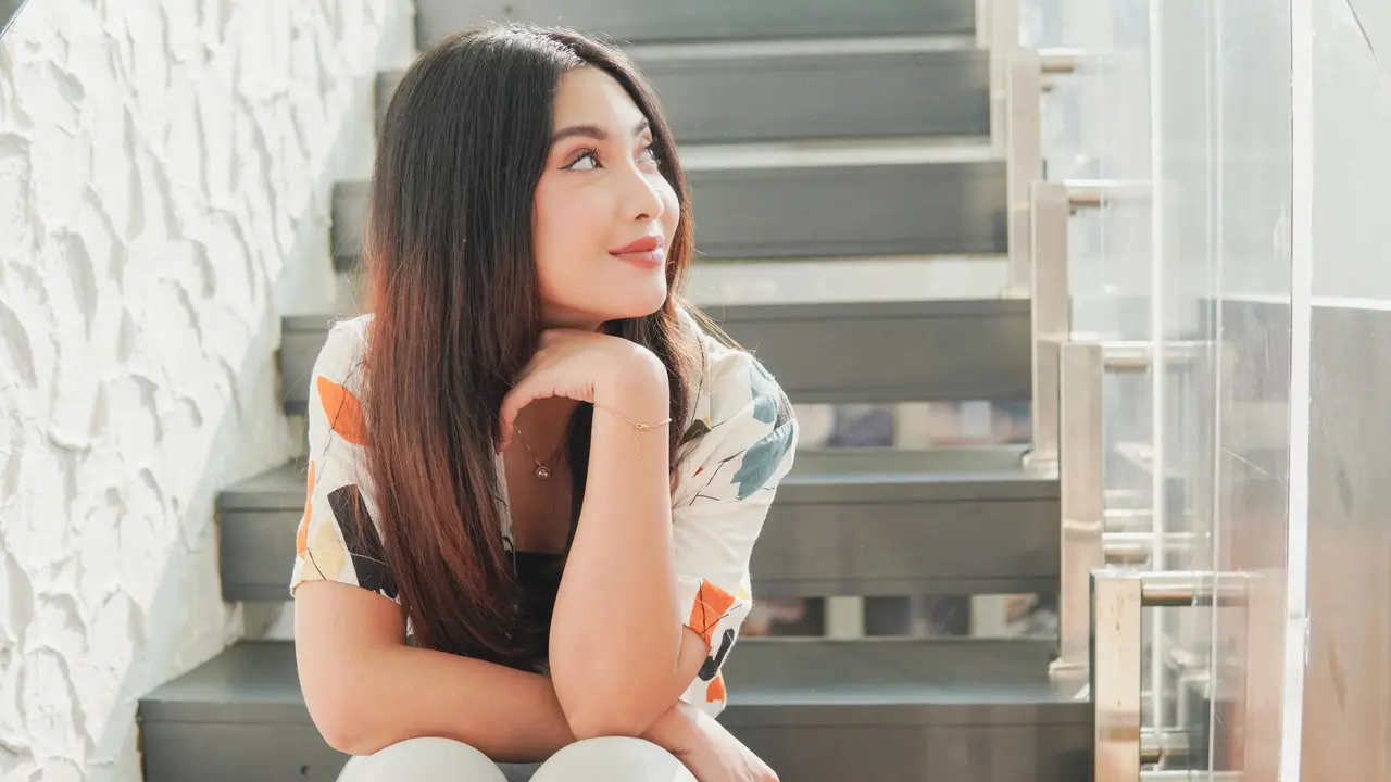 wanita september padahal kaya raya